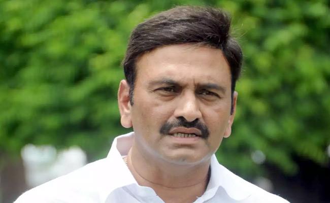 Raghurama Raju continues to irk Jagan